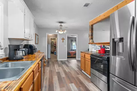 Kitchen - 24 Jordan Ln, Sumrall, MS 39482 photo 4 of 7