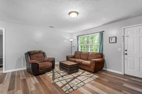 Living - 24 Jordan Ln, Sumrall, MS 39482 photo 3 of 4