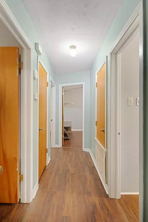 Entry Way - 75 Meadowlane Dr, Laurel, MS 39440 photo 1 of 1