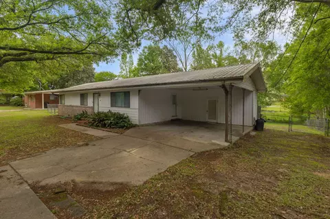 Exterior - 75 Meadowlane Dr, Laurel, MS 39440 photo 4 of 13