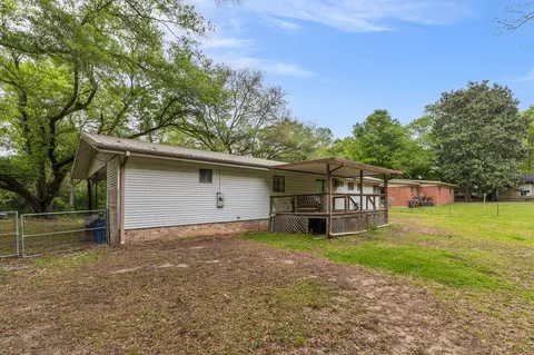 Exterior - 75 Meadowlane Dr, Laurel, MS 39440 photo 9 of 13