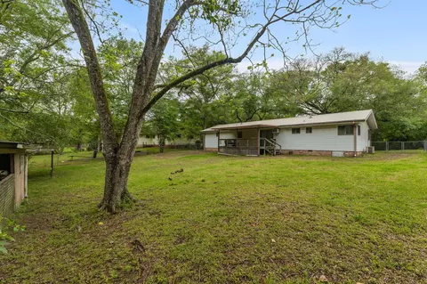 Exterior - 75 Meadowlane Dr, Laurel, MS 39440 photo 10 of 13