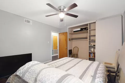 Bedroom - 75 Meadowlane Dr, Laurel, MS 39440 photo 3 of 5