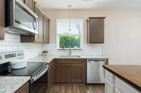 Kitchen - 9 Cooper Rd, Laurel, MS 39443 photo 2 of 3