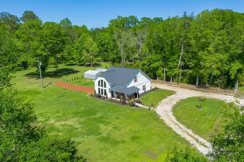 Exterior - 9 Cooper Rd, Laurel, MS 39443 photo 4 of 6