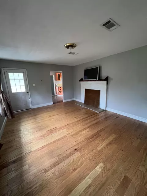 Living - 545 St Paul Rd, Sandy Hook, MS 39478 photo 2 of 3