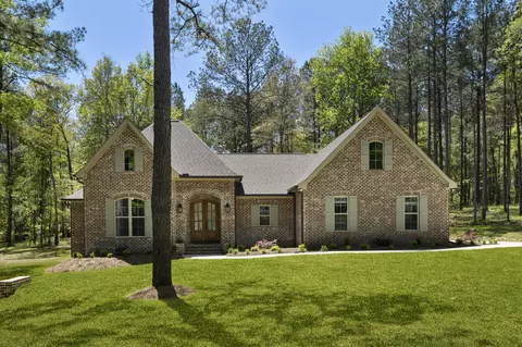 3 Woodlands Dr, Laurel, MS 39443