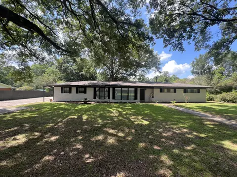 101 Edwards St, Petal, MS 39465
