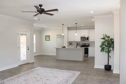 Living - 26 N Slade Rd, Sumrall, MS 39482 photo 2 of 2
