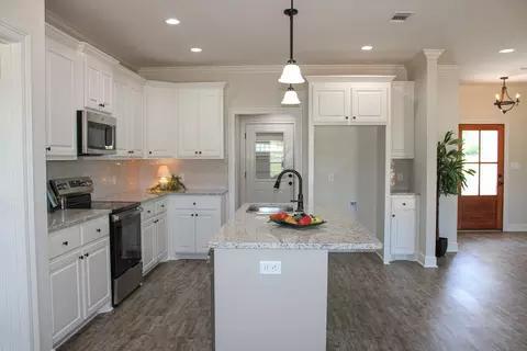 Kitchen - 26 N Slade Rd, Sumrall, MS 39482 photo 3 of 5