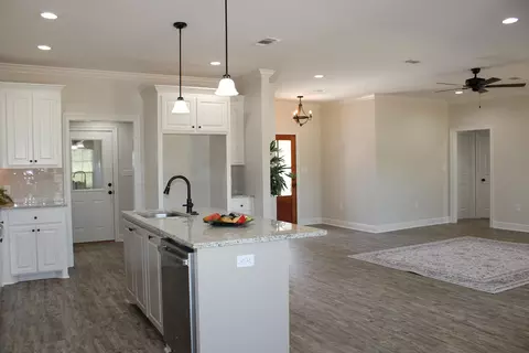 Kitchen - 26 N Slade Rd, Sumrall, MS 39482 photo 4 of 5