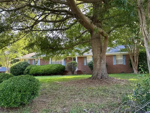 1217 Windsor Dr, Hattiesburg, MS 39402