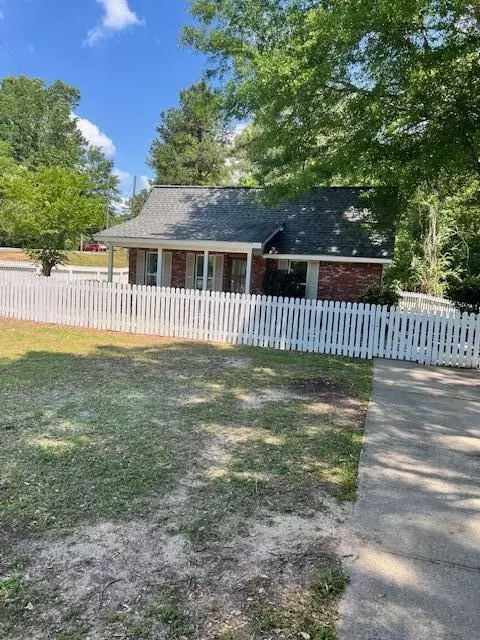 21 Golden Pond Cir, Hattiesburg, MS 39401