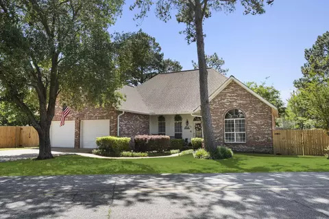 18 Stones Throw Dr, Hattiesburg, MS 39402