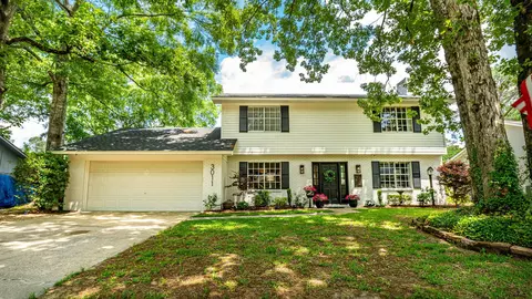 3011 Magnolia Pl, Hattiesburg, MS 39402