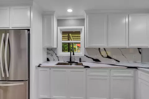Kitchen - 82 Powers Dr, Laurel, MS 39443 photo 2 of 2
