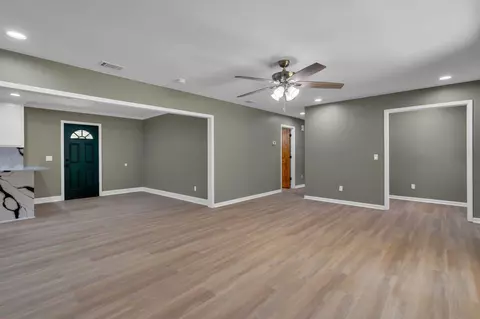Living - 82 Powers Dr, Laurel, MS 39443 photo 1 of 3
