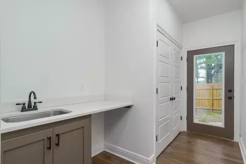 Entry Way - 38 Nobles Cutoff, Sumrall, MS 39482 photo 2 of 2