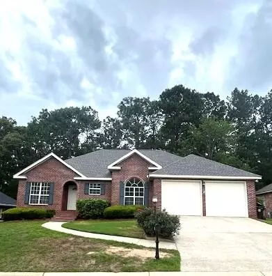8 Classic Woods Dr, Hattiesburg, MS 39402