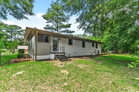 Exterior - 205 Stephens Ave, Laurel, MS 39440 photo 7 of 10
