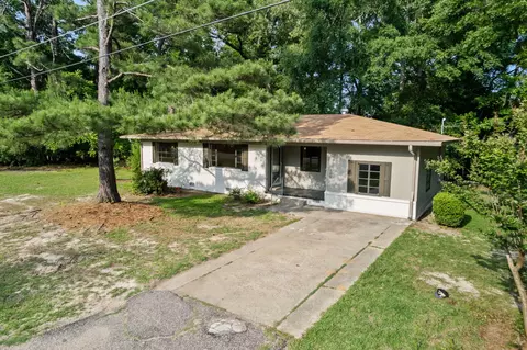 Exterior - 205 Stephens Ave, Laurel, MS 39440 photo 2 of 10
