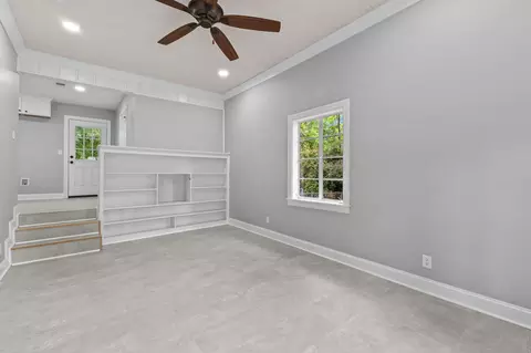 Living - 205 Stephens Ave, Laurel, MS 39440 photo 3 of 3
