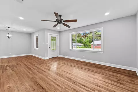 Living - 205 Stephens Ave, Laurel, MS 39440 photo 1 of 3