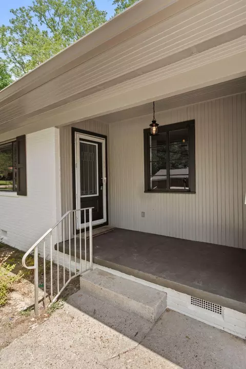 Exterior - 205 Stephens Ave, Laurel, MS 39440 photo 6 of 10