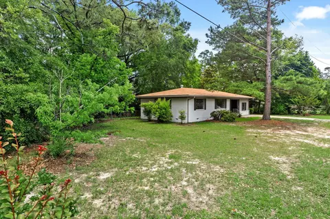 Exterior - 205 Stephens Ave, Laurel, MS 39440 photo 4 of 10