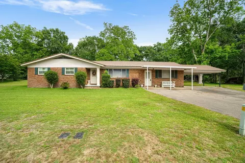 32 Katie St, Purvis, MS 39475