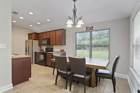 Dining - 3 Hemingway Dr, Sumrall, MS 39482 photo 1 of 2