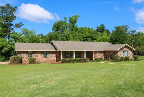 104 Stewart Dr, Petal, MS 39465