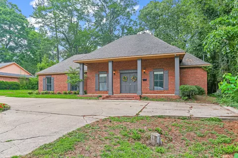 1066 Meadowbrook Rd, Jackson, MS 39206 photo 2