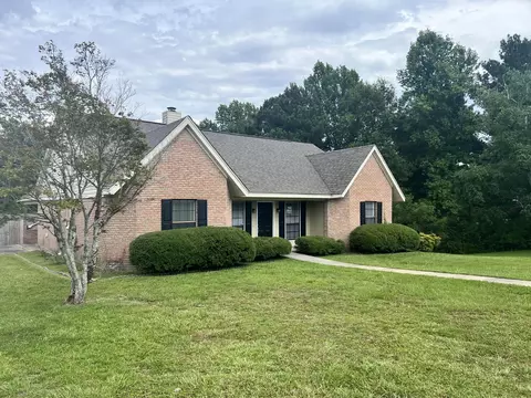 3 E Pecan Ln, Hattiesburg, MS 39402