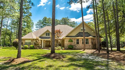 548 Longleaf Dr, Petal, MS 39465