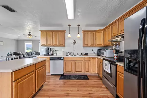 Kitchen - 128 Henry Eubanks Rd, Lucedale, MS 39452 photo 4 of 4