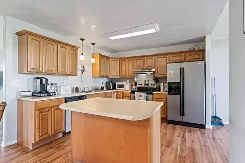 Kitchen - 128 Henry Eubanks Rd, Lucedale, MS 39452 photo 2 of 4