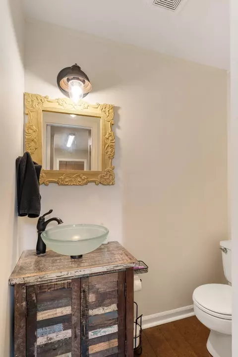 Bath - 3315 Franklin Ave, Laurel, MS 39440 photo 1 of 7
