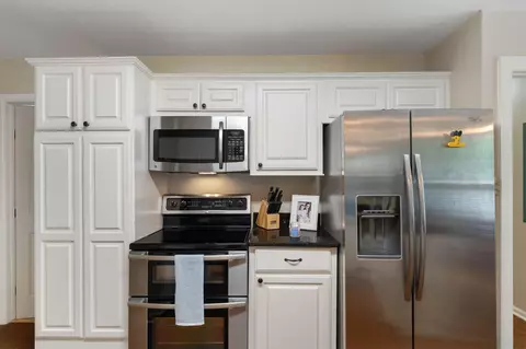 Kitchen - 3315 Franklin Ave, Laurel, MS 39440 photo 4 of 4