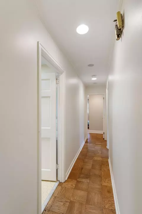 Entry Way - 3315 Franklin Ave, Laurel, MS 39440 photo 3 of 3