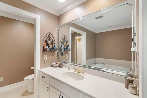Bath - 3315 Franklin Ave, Laurel, MS 39440 photo 3 of 7