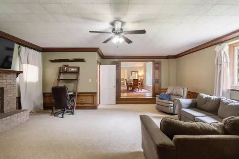 Living - 3315 Franklin Ave, Laurel, MS 39440 photo 4 of 4