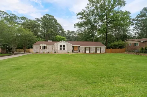Exterior - 3315 Franklin Ave, Laurel, MS 39440 photo 4 of 16