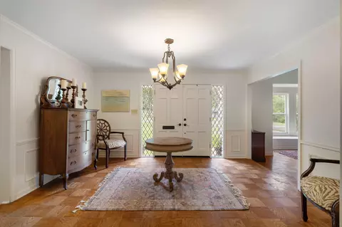 Entry Way - 3315 Franklin Ave, Laurel, MS 39440 photo 2 of 3