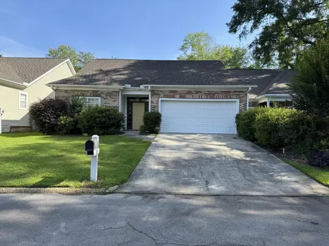 209 Georgetown Ln, Hattiesburg, MS 39402
