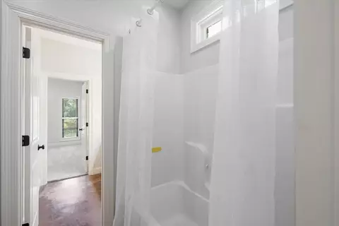Entry Way - 140 Atkinson Rd, Sumrall, MS 39482 photo 9 of 12