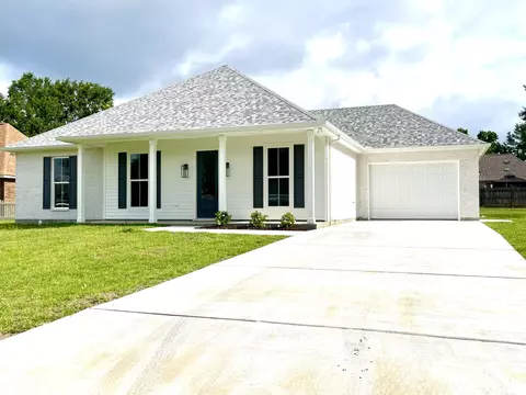 9001 Cedar Ct, Picayune, MS 39466