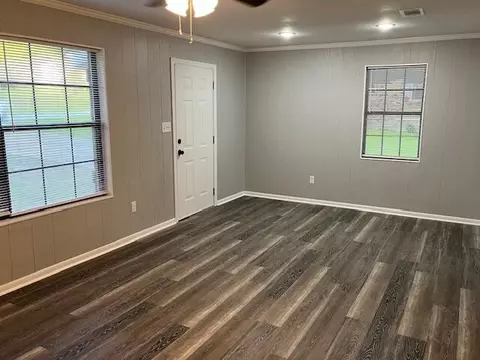 Living - 399 Antioch Dr, Laurel, MS 39443 photo 1 of 2