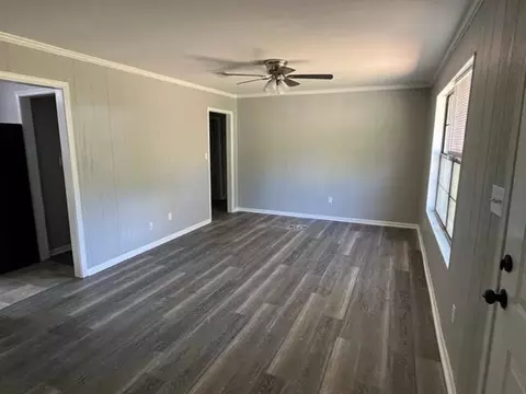 Living - 399 Antioch Dr, Laurel, MS 39443 photo 2 of 2
