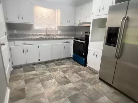 Kitchen - 399 Antioch Dr, Laurel, MS 39443 photo 1 of 3